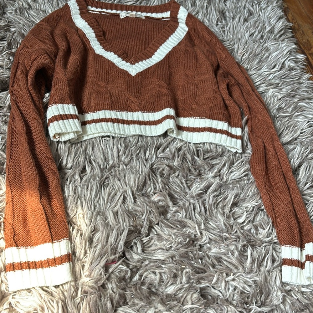 v neck sweater comfortable size large no comment brand